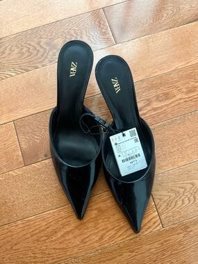 NWT ZARA Black Pointed Patent Slip-On Mules